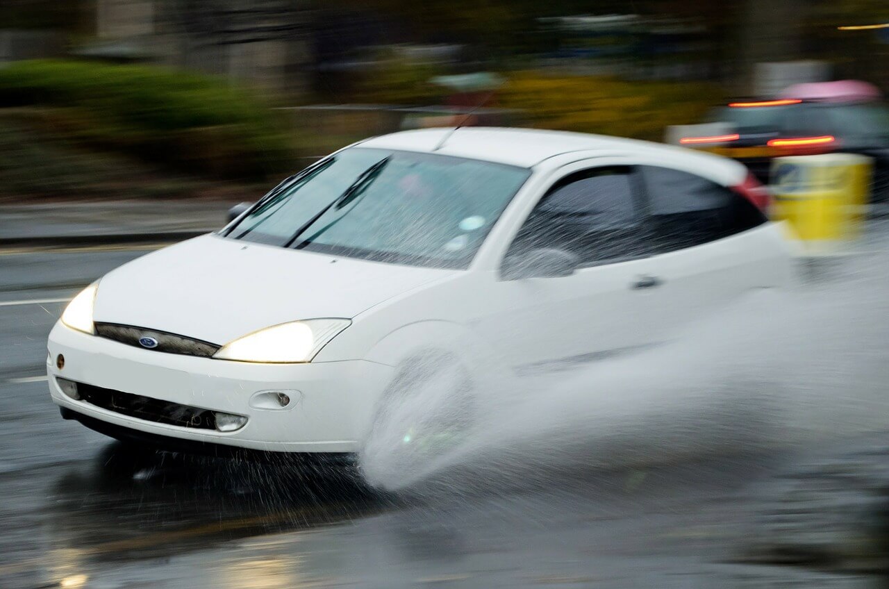 רכב מוצף מים בעקבות הגשם? יש מה לעשות!
